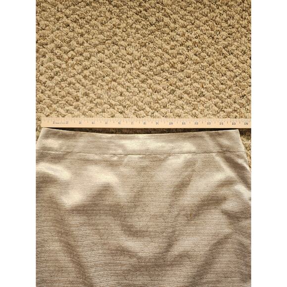 Ann Taylor LOFT Dazzling Gold Lined Skirt Size 8 - Picture 2 of 8